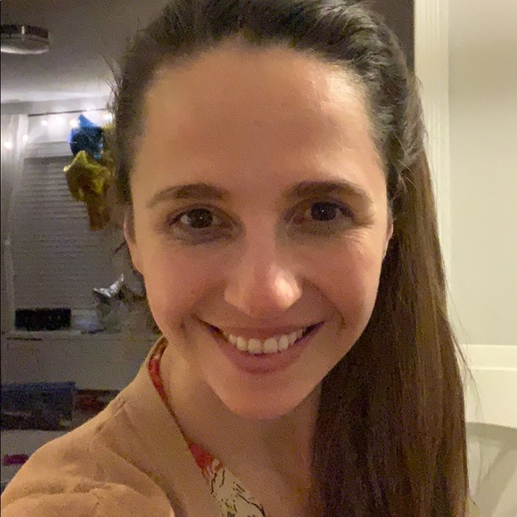 Meet your Posher, Julia - Picture 1 of 1